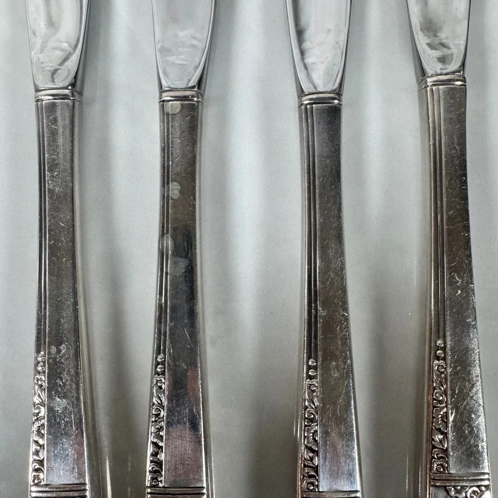 Set of 4 Oneida Nobility Plate Silver Plated‎ Dinner Knives Caprice Lot 2
